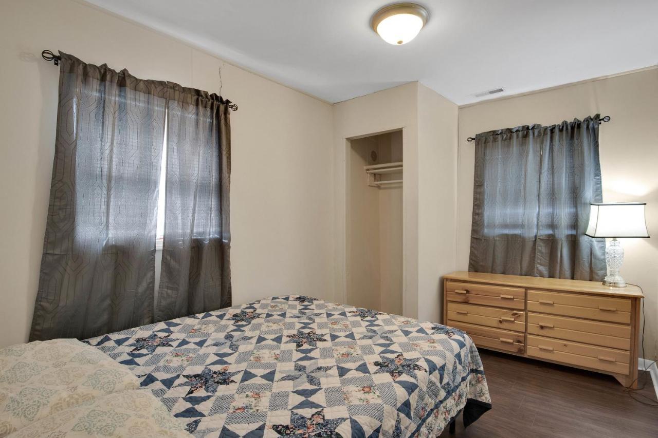 2-Bedroom Pet-Friendly Apartment In East נוקסוויל מראה חיצוני תמונה