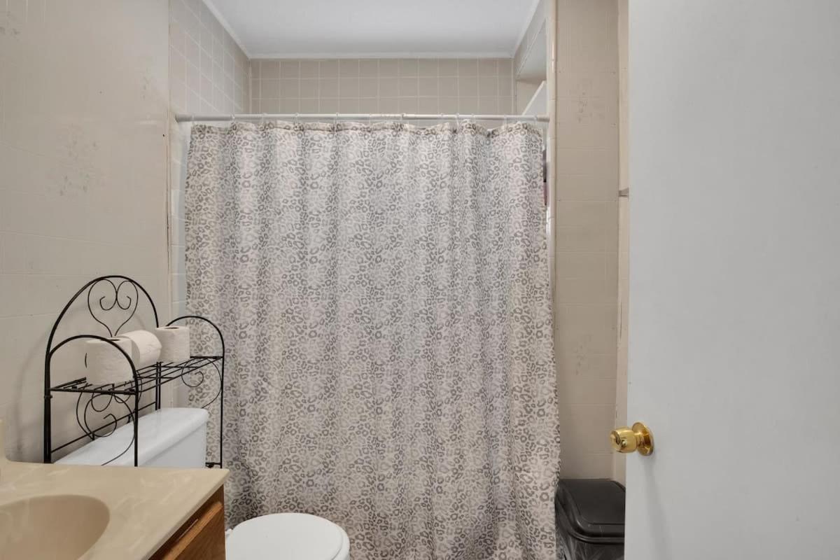 2-Bedroom Pet-Friendly Apartment In East נוקסוויל מראה חיצוני תמונה