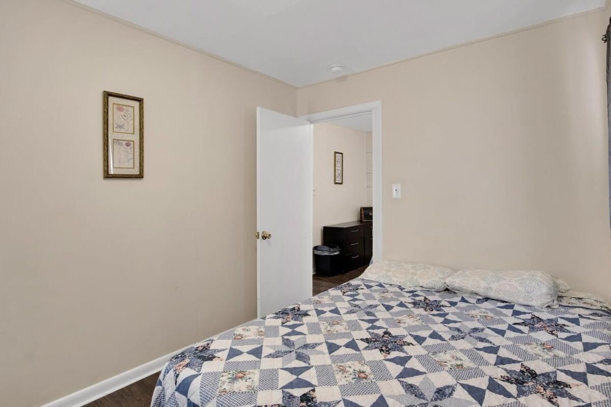 2-Bedroom Pet-Friendly Apartment In East נוקסוויל מראה חיצוני תמונה
