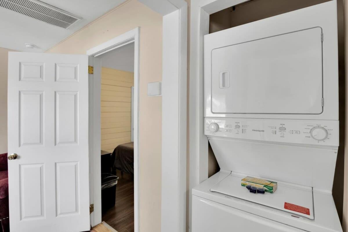 2-Bedroom Pet-Friendly Apartment In East נוקסוויל מראה חיצוני תמונה