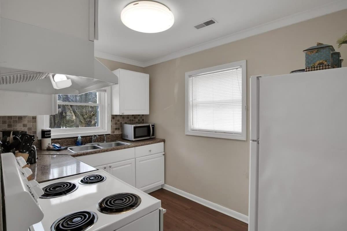 2-Bedroom Pet-Friendly Apartment In East נוקסוויל מראה חיצוני תמונה