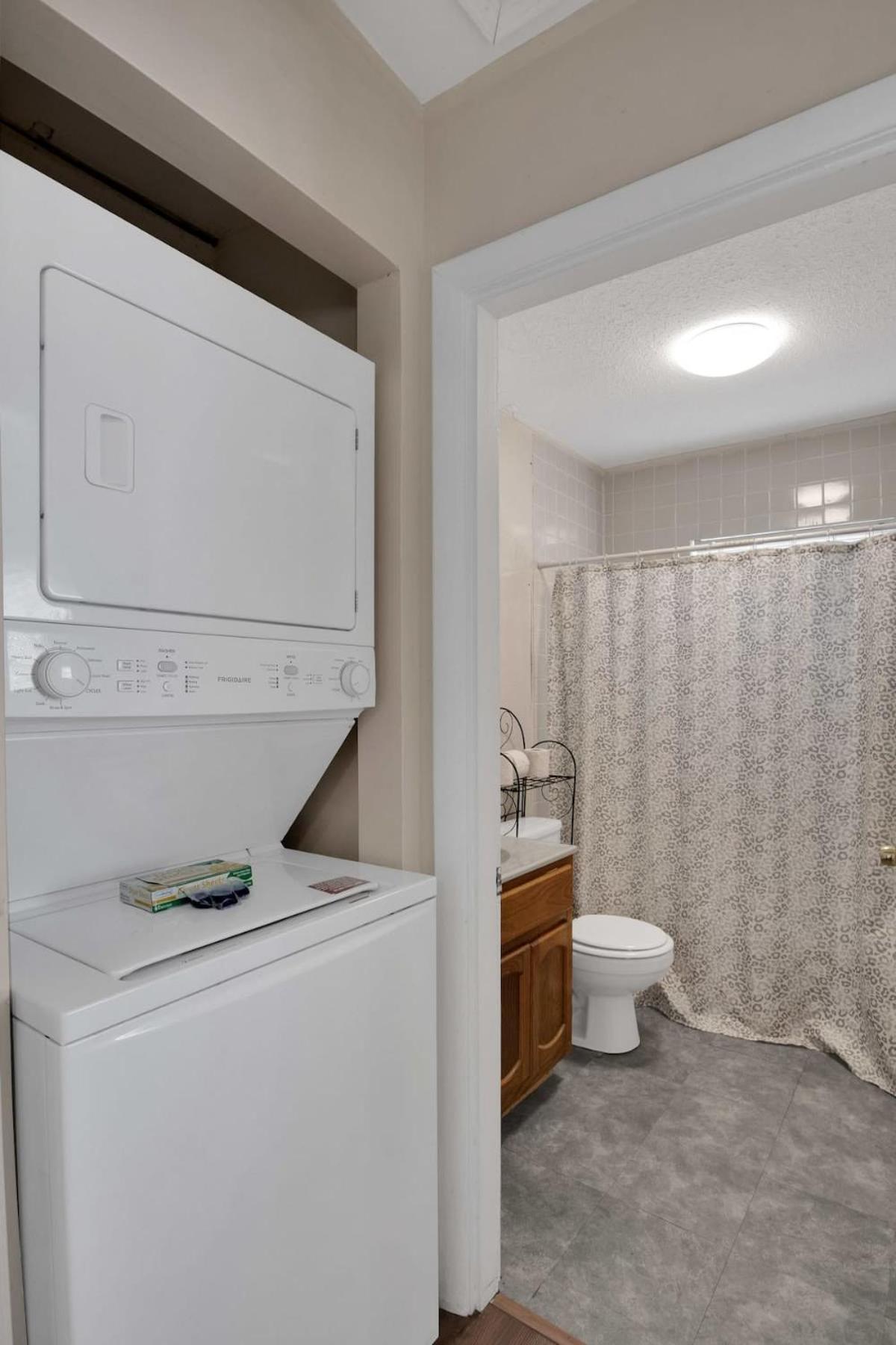 2-Bedroom Pet-Friendly Apartment In East נוקסוויל מראה חיצוני תמונה